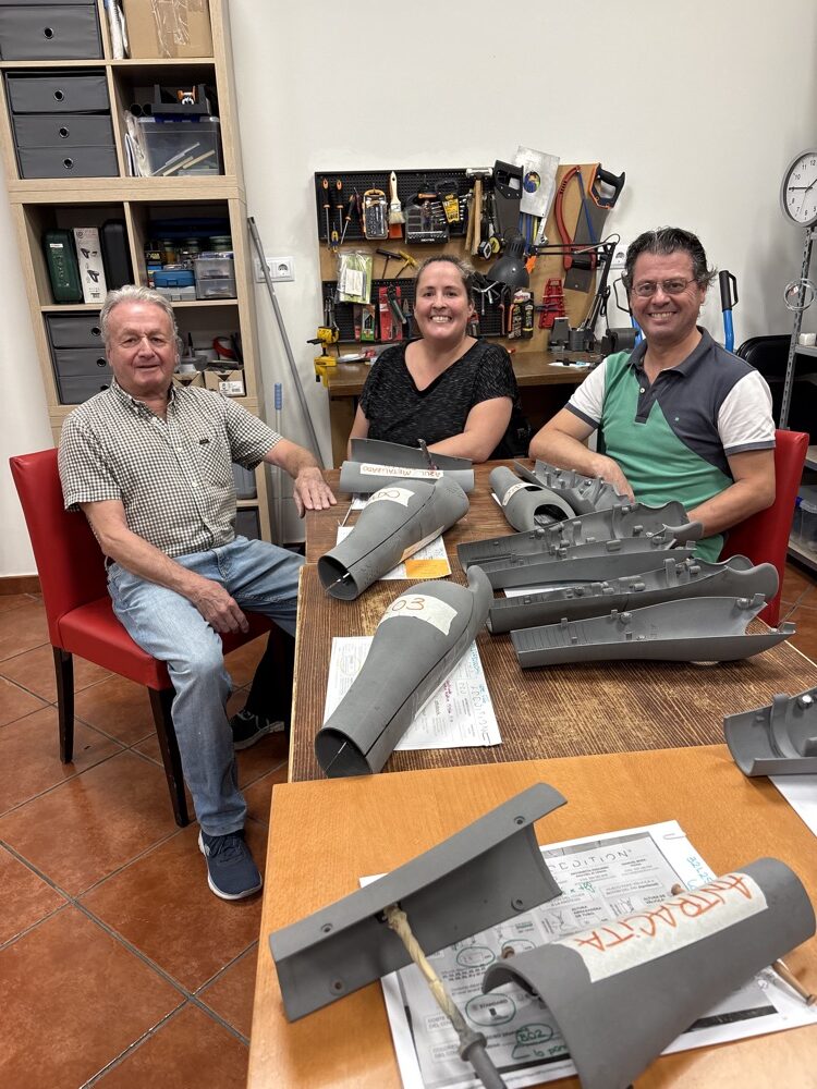 2019-Actual — Funda ADDDITION; los primeros en sumarse son su familia